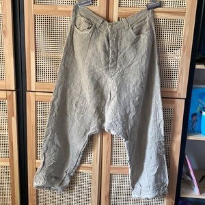 EUC frayed “burlap” cotton (not scratchy) Magnolia Pearl pants